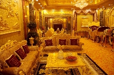 Ngôi nhà dát vàng 300 tỷ của Hoa hậu Ngô Mỹ Uyên